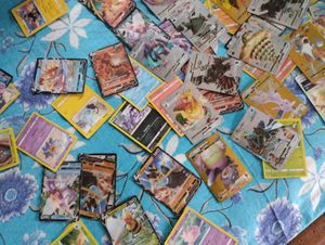 Pack of 10 sliver and golden pokemon cards