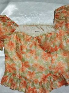 Floral Puff Sleeve Crop Top