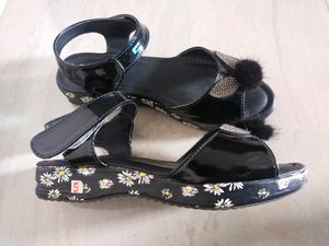 Flower Print Comfortable Party Wear Sandals For Gi