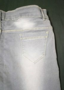 Light Wash High-Waisted Jeans