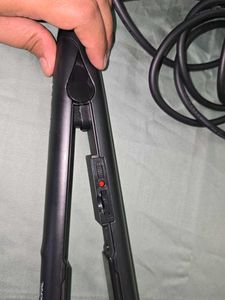 IKONIC Hair Straightner