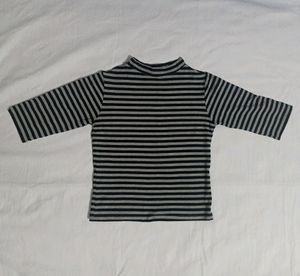 mid length sleeves crop top