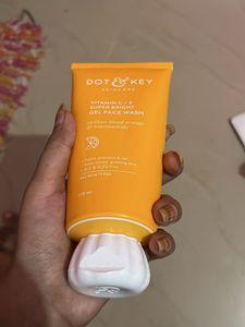 Dot &amp; Key Face Wash