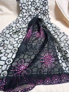 white And Black Off Saree Model Without Blouse