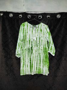 Hawt New With Tag Tie &amp; Dye Empire Top
