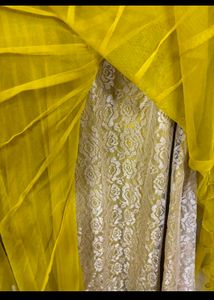 Beautiful Pear Yellow Gown 😍