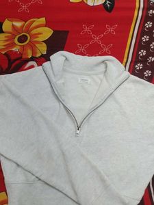 Cozy off white Pullover Sweatshirt