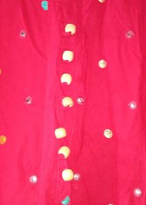 Red Mirror With Kurti