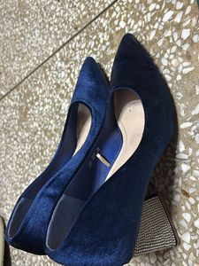 Navy Blue Pointed-Toe Heels