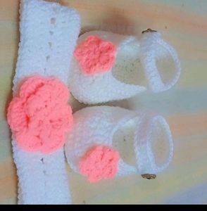 handmade baby shoe and headband
