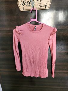 Body Fit Top Frilled Sleeves!