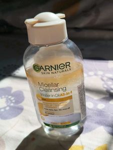 Garnier Micellar Cleansing Water