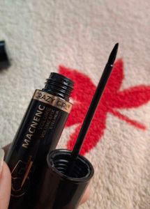 Combo Of Mascara And Eyeliner