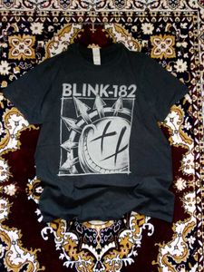 Blink-182 Smiley Face GILDAN T-Shirt