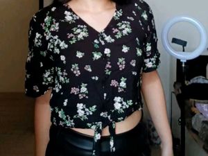 Ginger black crop top