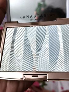 Anastasia Beverly Hills Highlighter