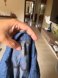 Well Fitted Buttoned Denim Shirt