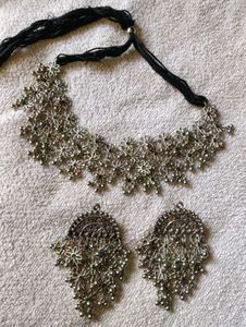 Silver Floral Necklace Set