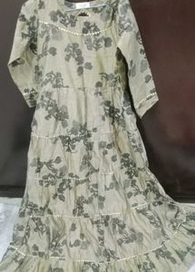 Elegant Embroidered Kurti