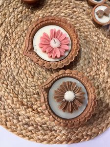 Daisy Diya candle