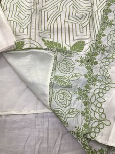 Elegant Embroidered Kurti Set.available 4 sizes