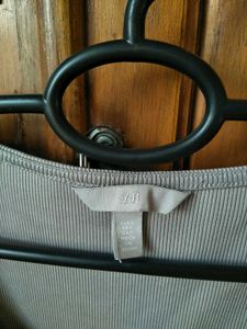 H&amp;M Greige Ribbed Top