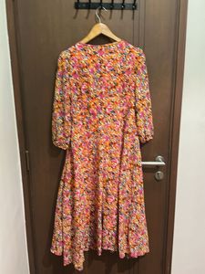 Vibrant Floral Midi Dress- Size m