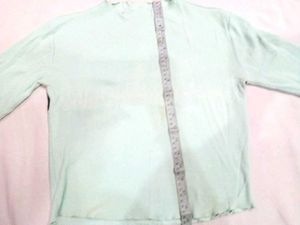 Trendy Top 💌Make Offer ✨