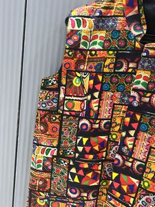 Vintage-Inspired Sleeveless Vest