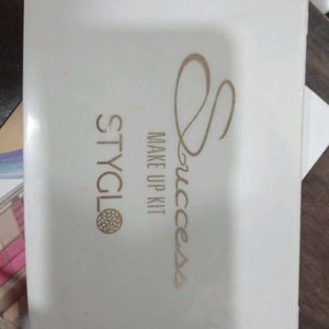 Styglo Makeup Kit