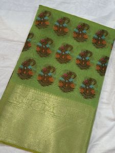 💚Banarasi Zari Fabric with Woven Motifs