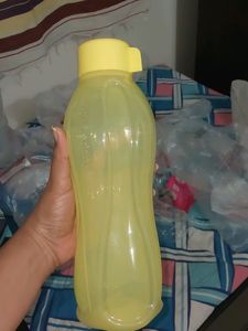 Fresh New 1ltr Bottle TUPPERWARE