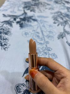 Charlotte Nude Kate
