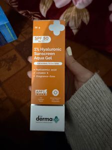 Derma Co Hyaluronic Sunscreen SPF 50