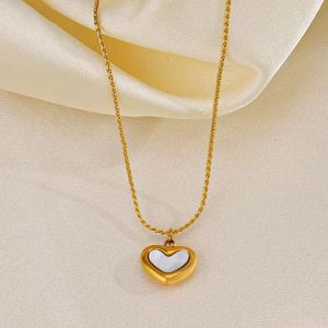 Betty Dainty Heart Necklace Anti-tarnish