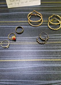 Jewellery Set: Rings & Earrings