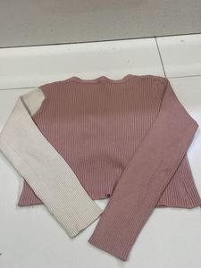Cute Two-Tone Knit Top
