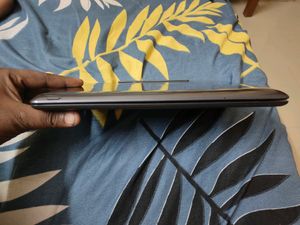 Asus mini windows touch laptop bacome Tab