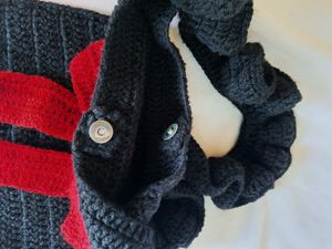 Pretty Black And Red Bow Crochet Handbag