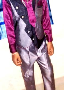 Boys Wear Shut