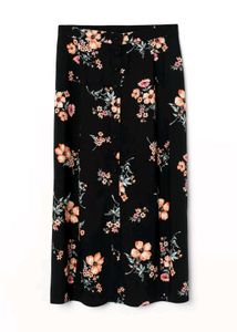H&amp;M Black Floral Slit Skirt
