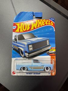 Hot Wheels '83 Chevy Silverado
