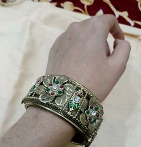 Broad Jadau Kada ( 1 Pcs) & Tiara