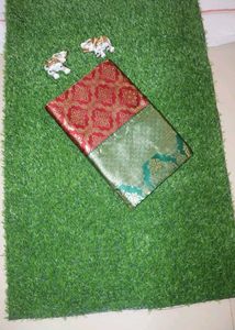 Elegant Green &amp; Maroon Patterned Fabric