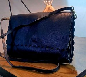 H&amp;M Scalloped Crossbody Bag