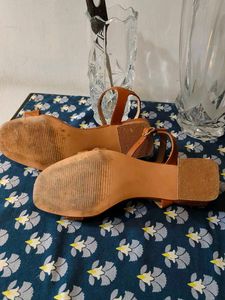 Combo Carlton London Sandals And Hnm