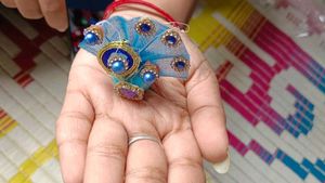 Handmade Beaded Hair Clip