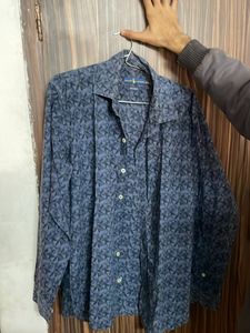Men Shirt New Condition Medium Size Me