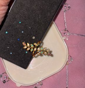 Leaf Design Gold Ring