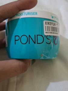Pond&#39;s Light Mosturiser